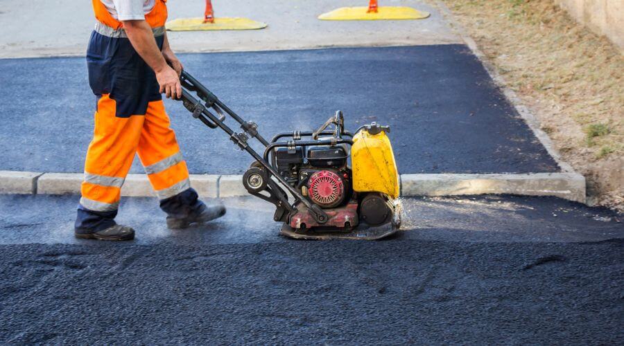 Professional gutter cleaning in Bethany, MO